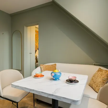 Apartment Above The Rooftops Eiffel View Paris